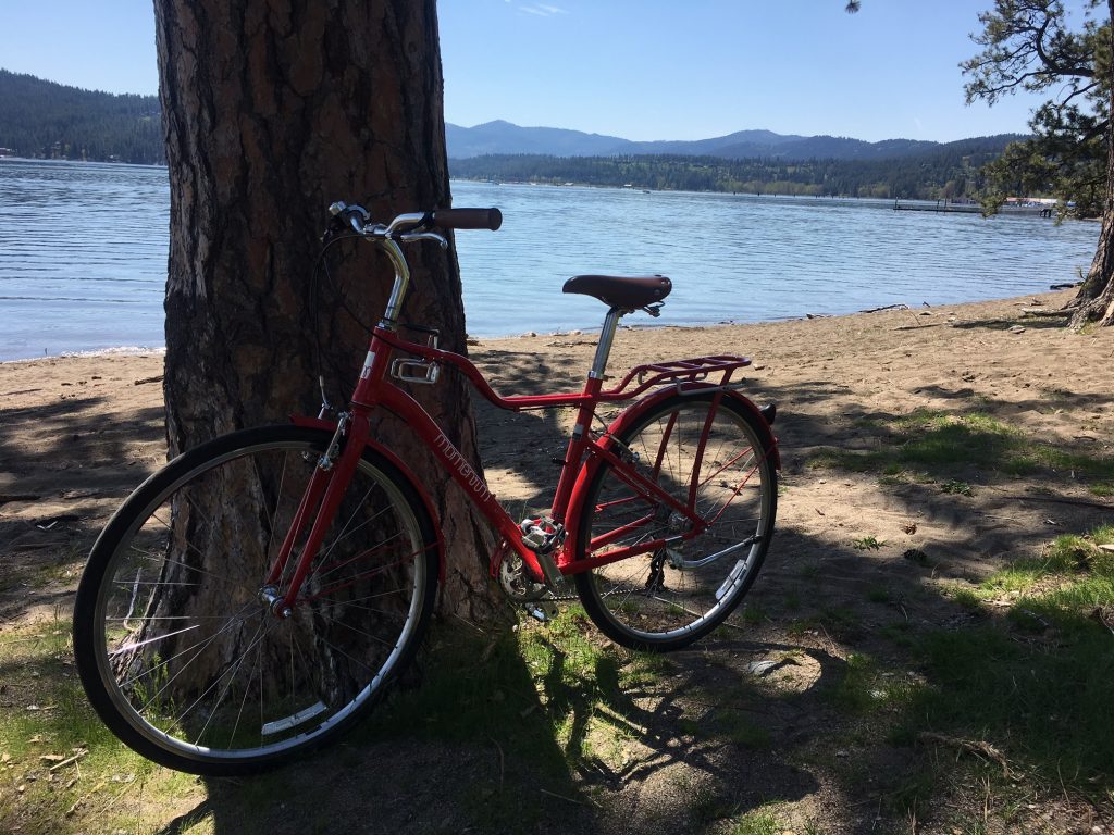 Red bike at Coeur d'Alene Lake