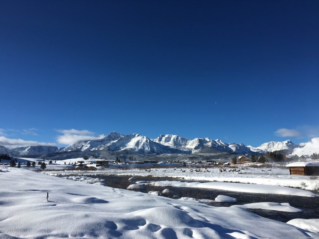 Sawtooth Mountains winter travel Stanley, Idaho, elk