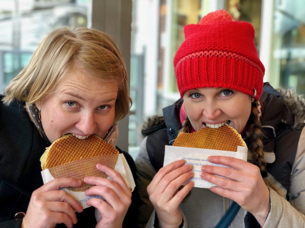 Eating stroopwafel