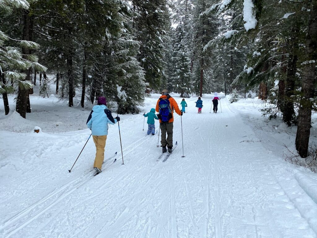 Cross country skiing at Ponderosa State Park.